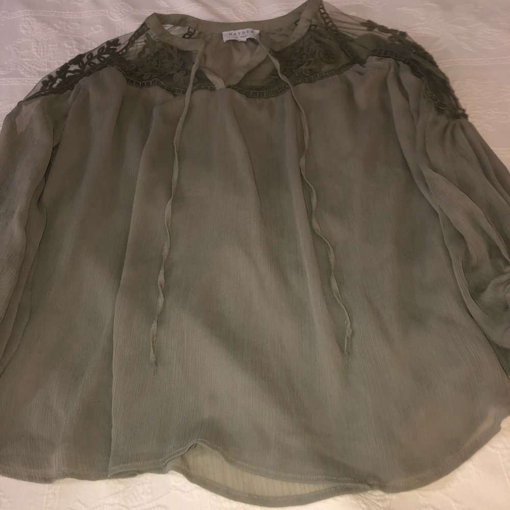 New without tags HAYDEN Los Angeles Green shirt
